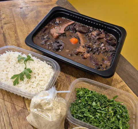 Feijoada Completa Casa Gusto